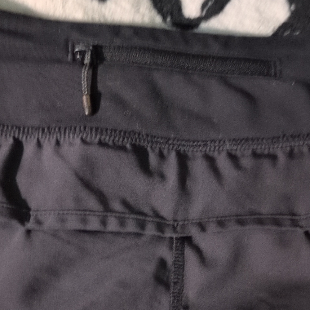 Lululemon Athletica Black Athletic Shorts Moisture-Wicking Comfort - Picture 5 of 5